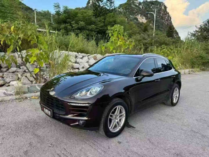 北海17年保时捷Macan2