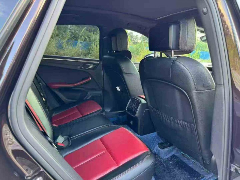 北海17年保时捷Macan4