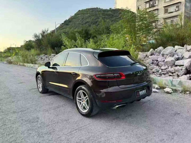 北海17年保时捷Macan9