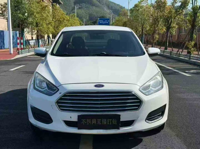 三明18年福特福克斯1