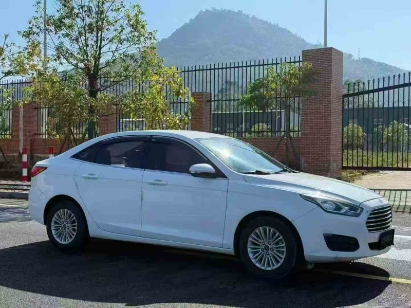 三明18年福特福克斯2