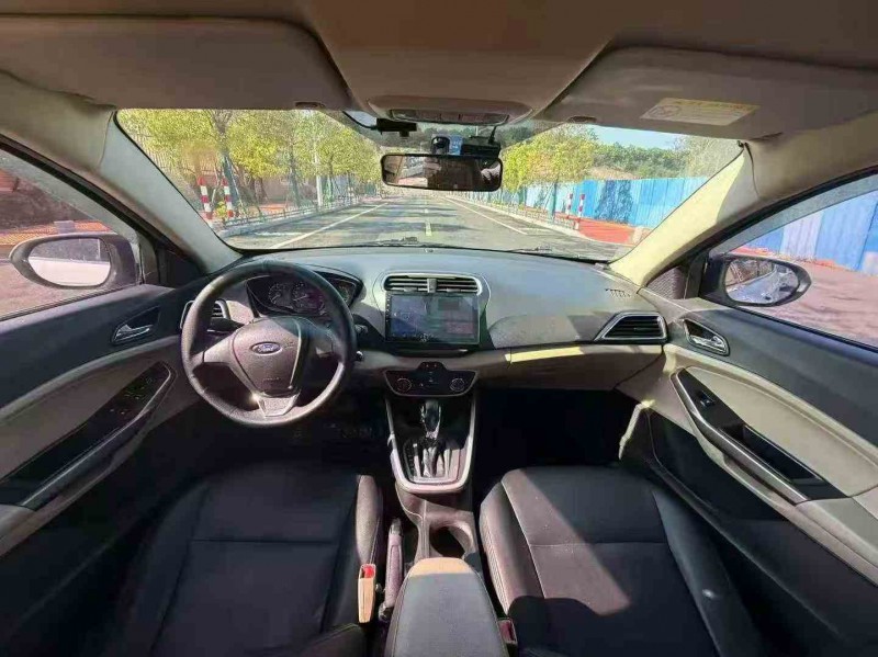 三明18年福特福克斯4