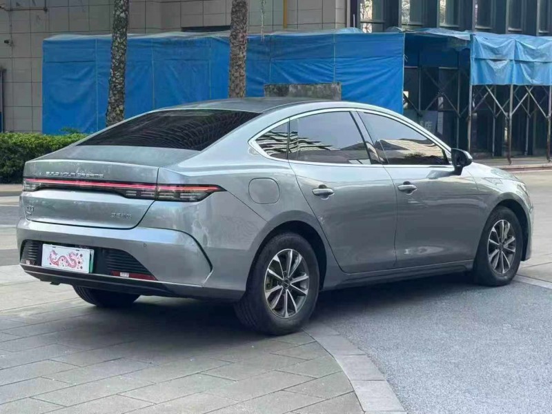 佛山24年比亚迪驱逐舰7