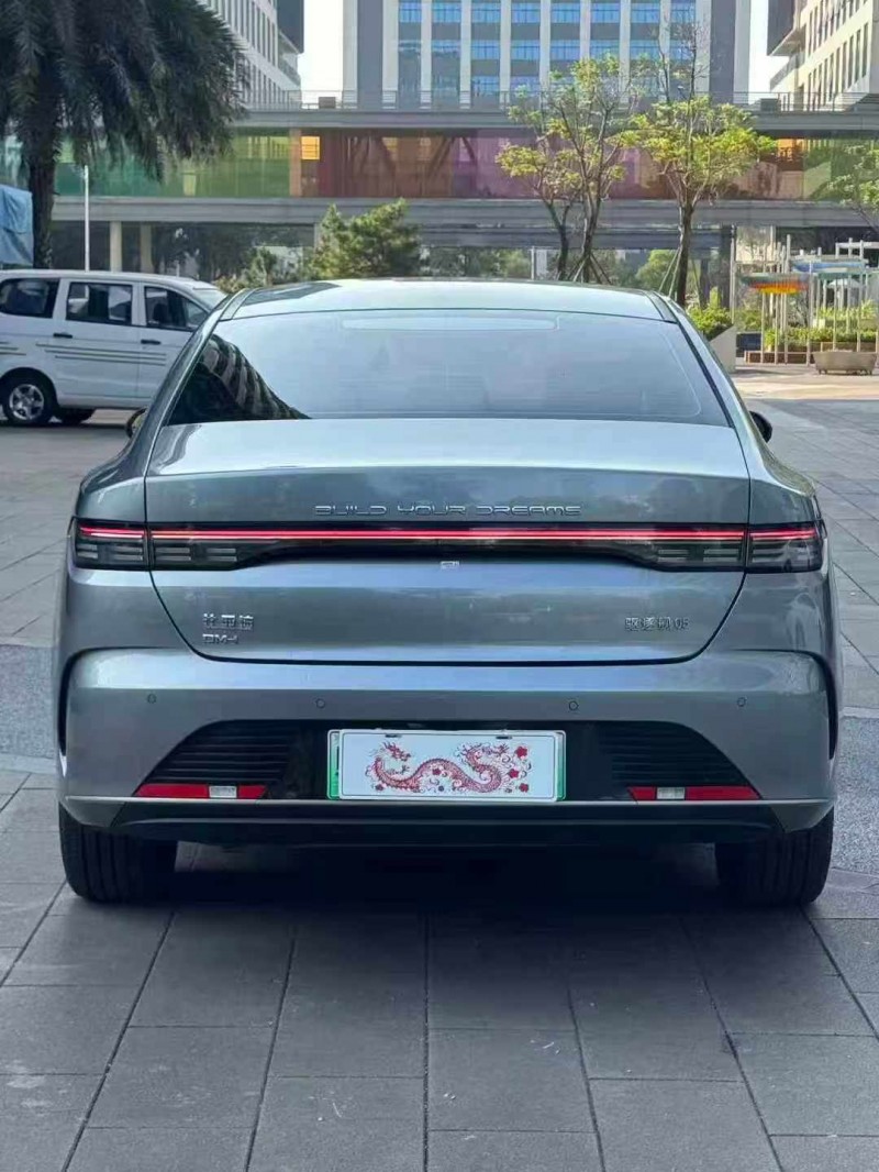 佛山24年比亚迪驱逐舰9