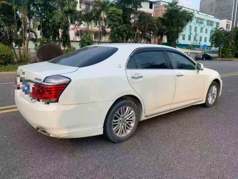 北海14年丰田皇冠8