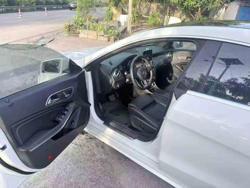 北海16年奔驰CLA4