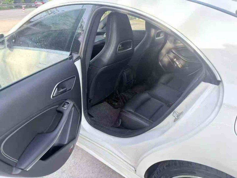 北海16年奔驰CLA6