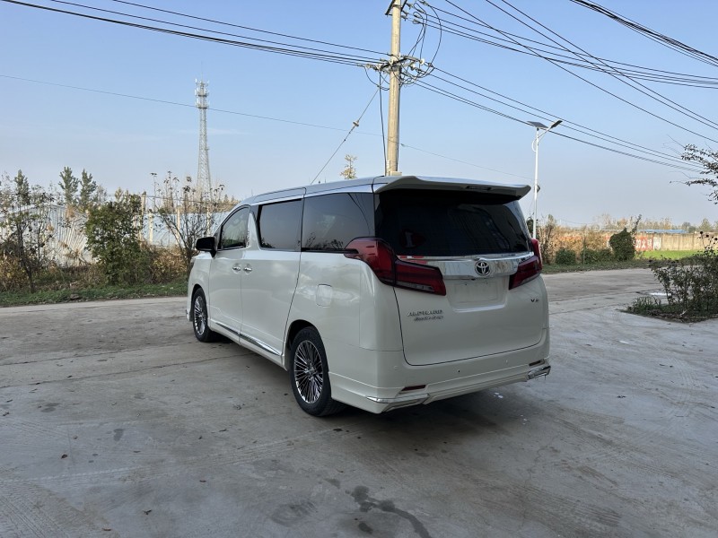 徐州13年丰田埃尔法3