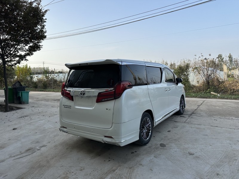 徐州13年丰田埃尔法4