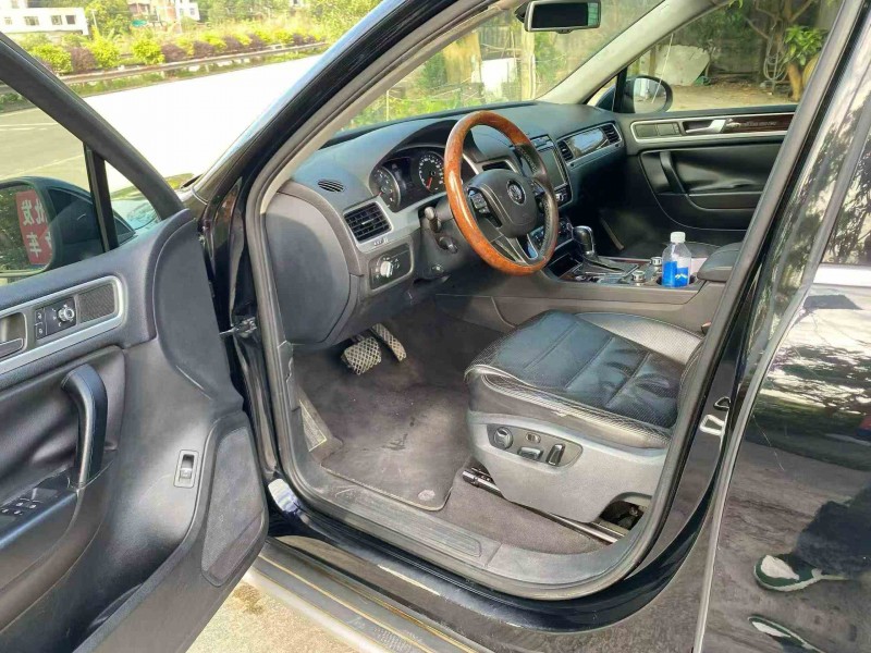 梧州12年大众途锐4