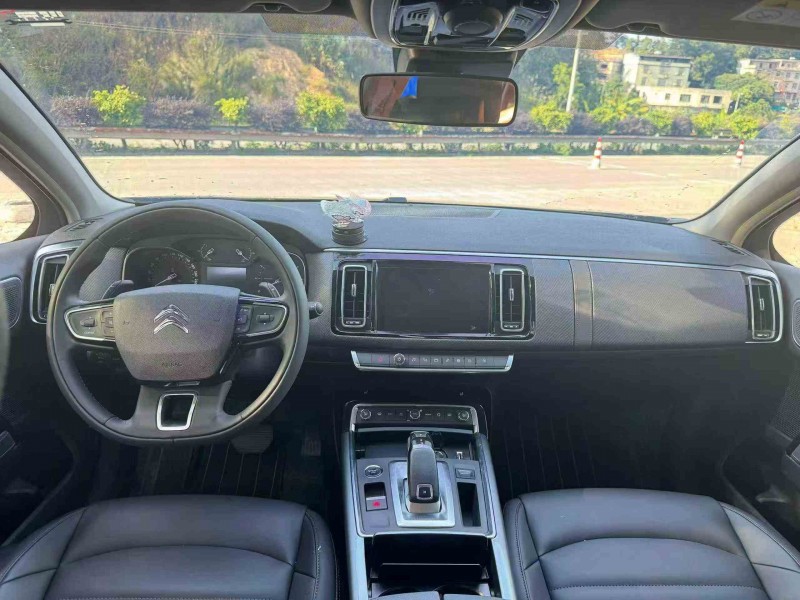 梧州22年雪铁龙C64