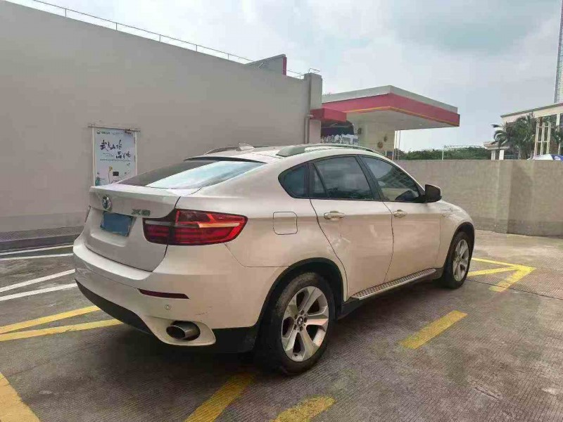 三明14年宝马X67