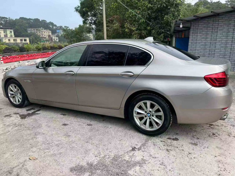 钦州15年宝马5系8