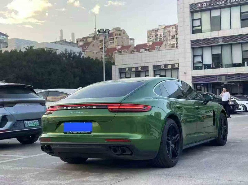 莆田19年保时捷帕拉梅拉8