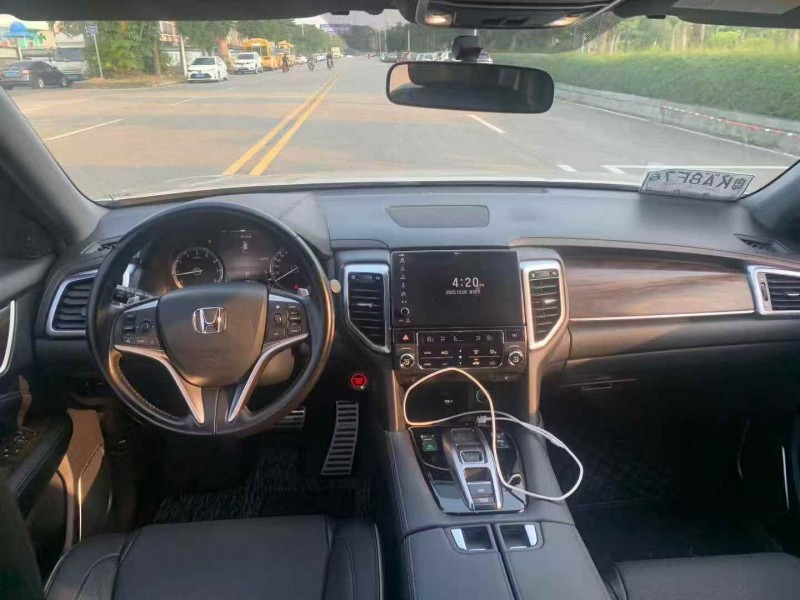 汕头17年本田URV5