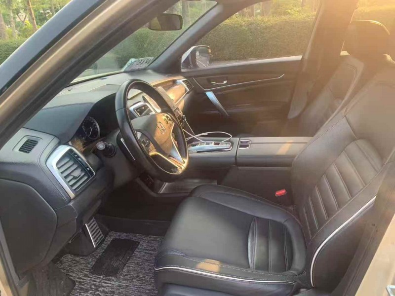 汕头17年本田URV6