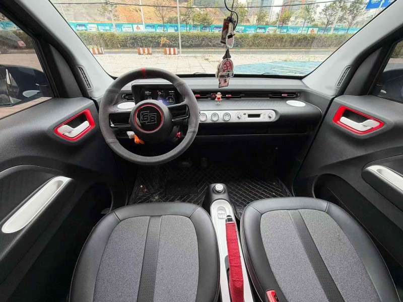 重庆23年五菱汽车宏光4