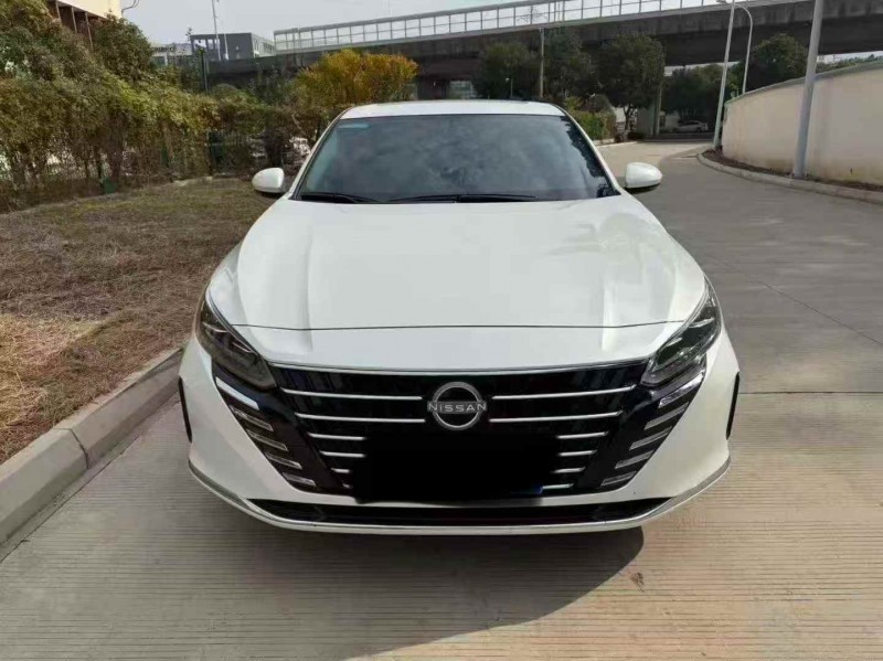 常州25年日产天籁1