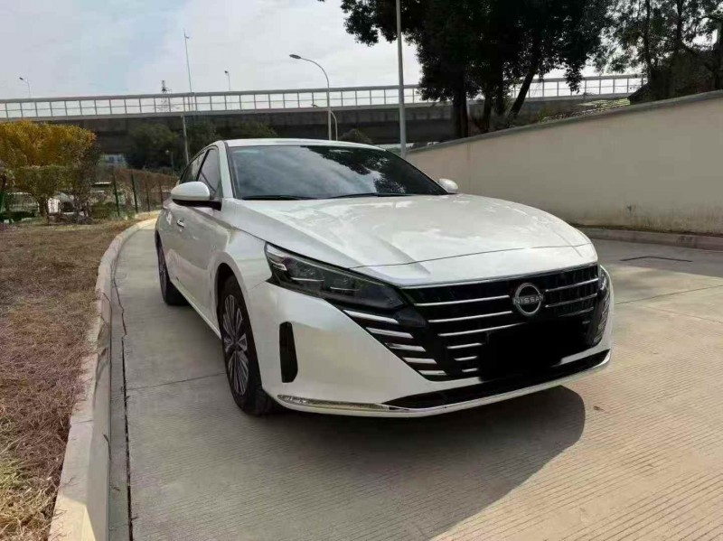 常州25年日产天籁2