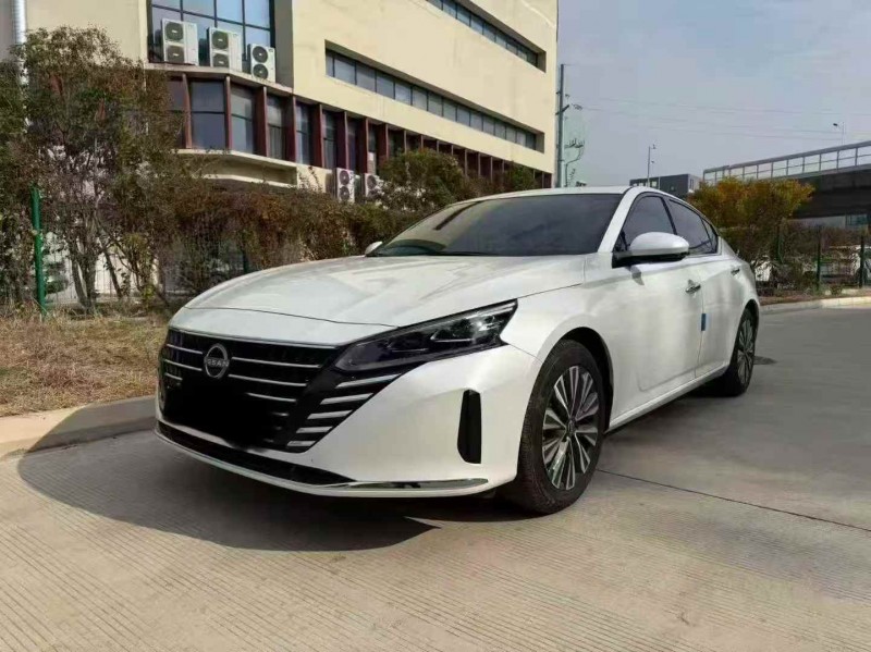 常州25年日产天籁3