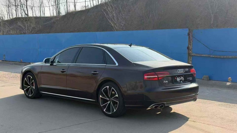 青岛15年奥迪A8L9