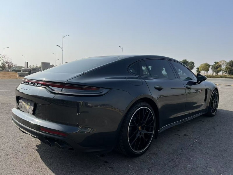 盐城22年保时捷帕拉梅拉9