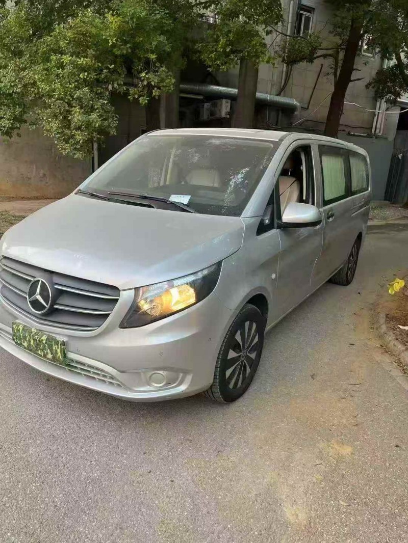 徐州22年奔驰威霆3