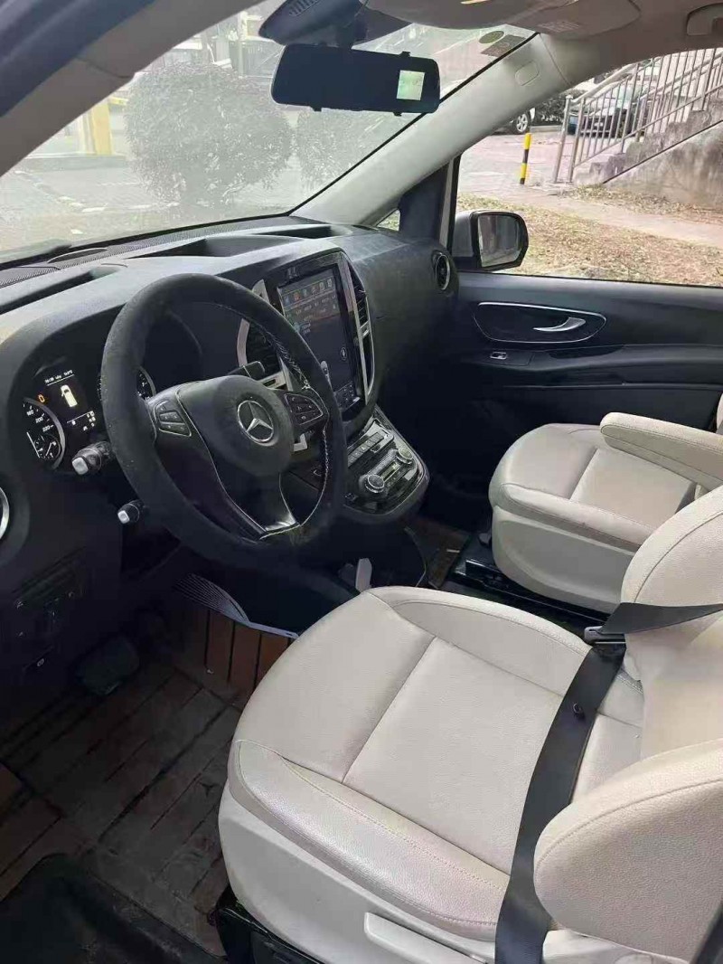 徐州22年奔驰威霆7