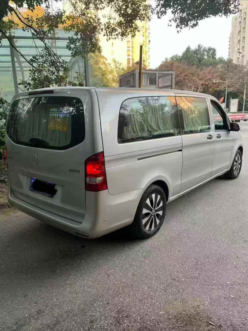 徐州22年奔驰威霆8