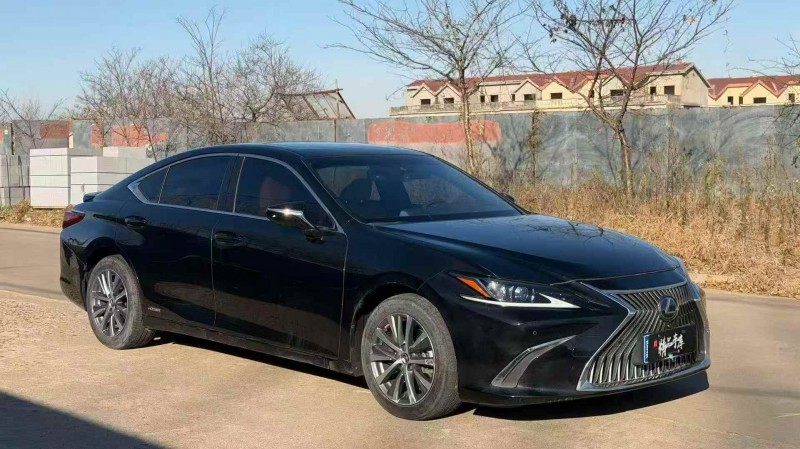 青岛21年雷克萨斯ES3