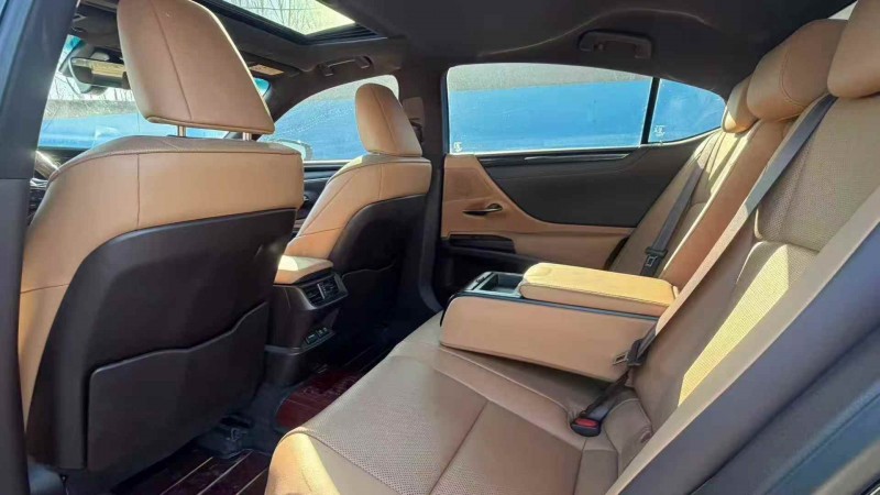 青岛21年雷克萨斯ES5