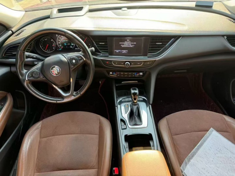 新乡17年别克君威4