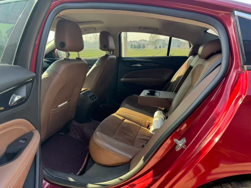 新乡17年别克君威5