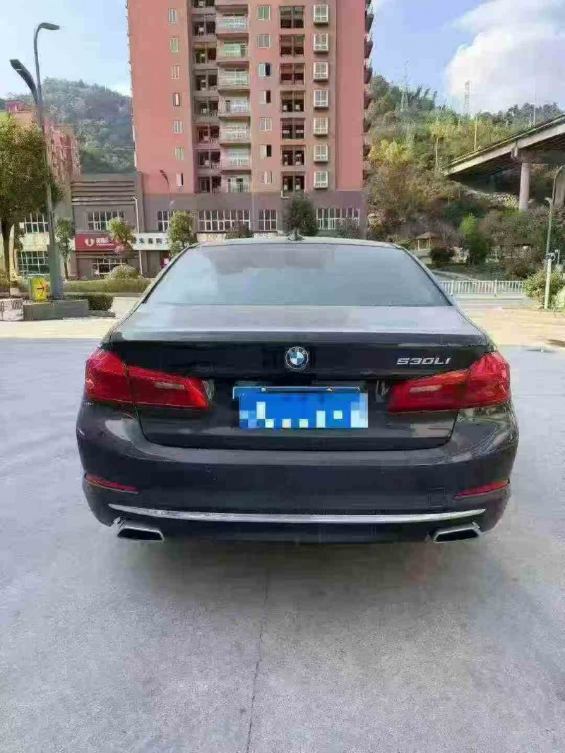 重庆20年宝马5系9