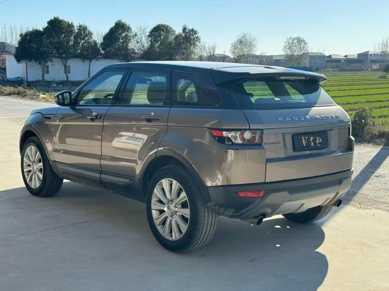 新乡17年路虎极光8