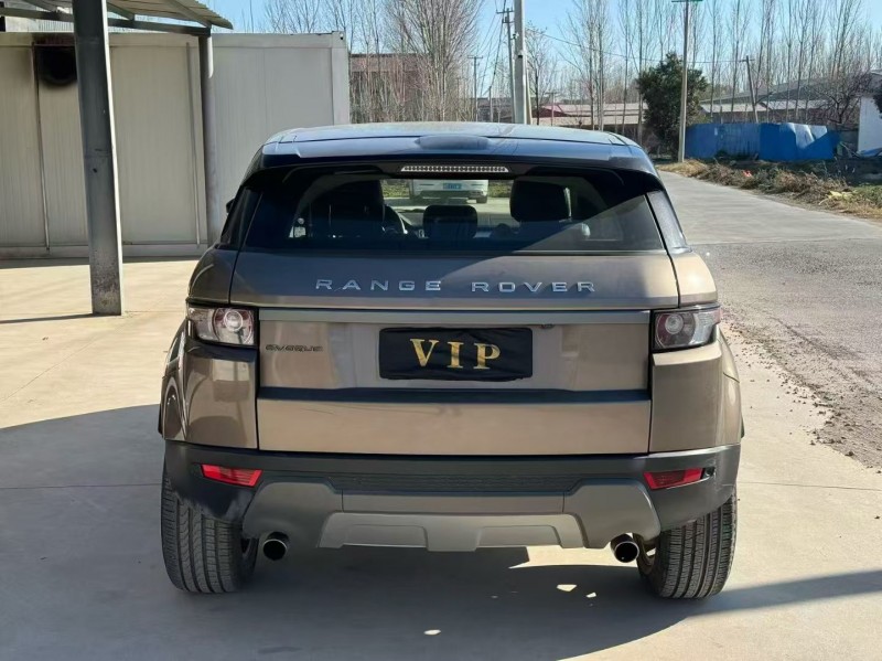 新乡17年路虎极光9