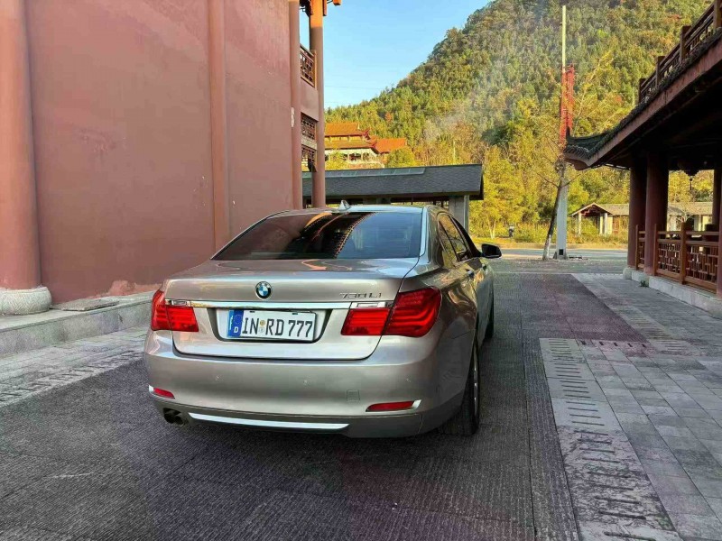 重庆13年宝马7系7