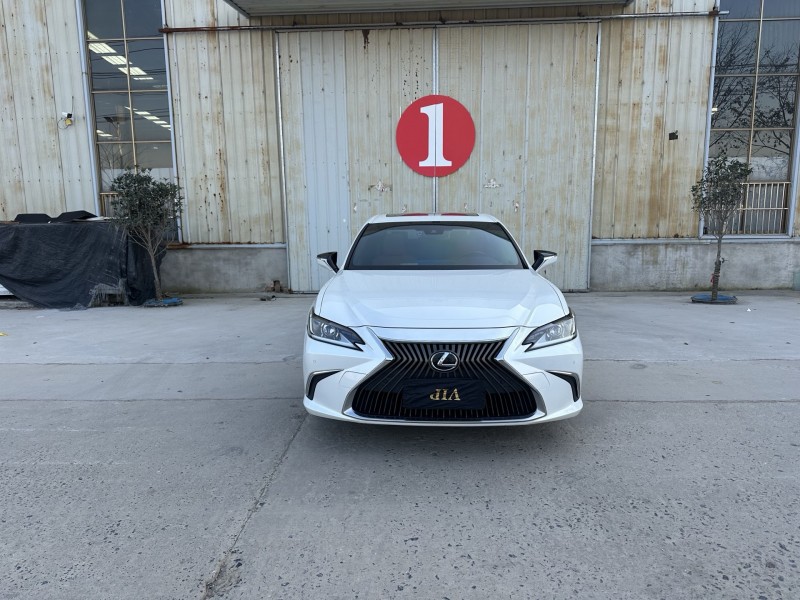 徐州21年雷克萨斯ES1