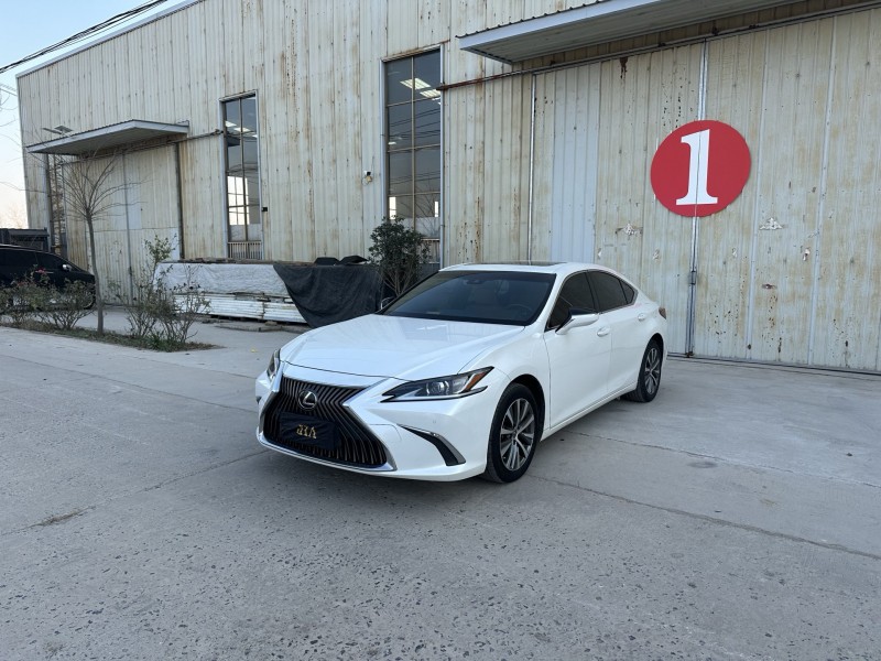 徐州21年雷克萨斯ES2