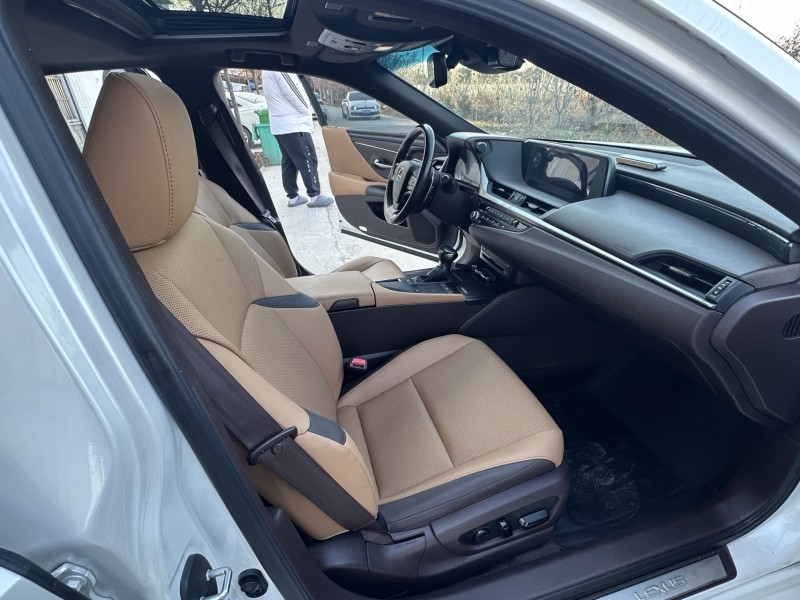 徐州21年雷克萨斯ES8