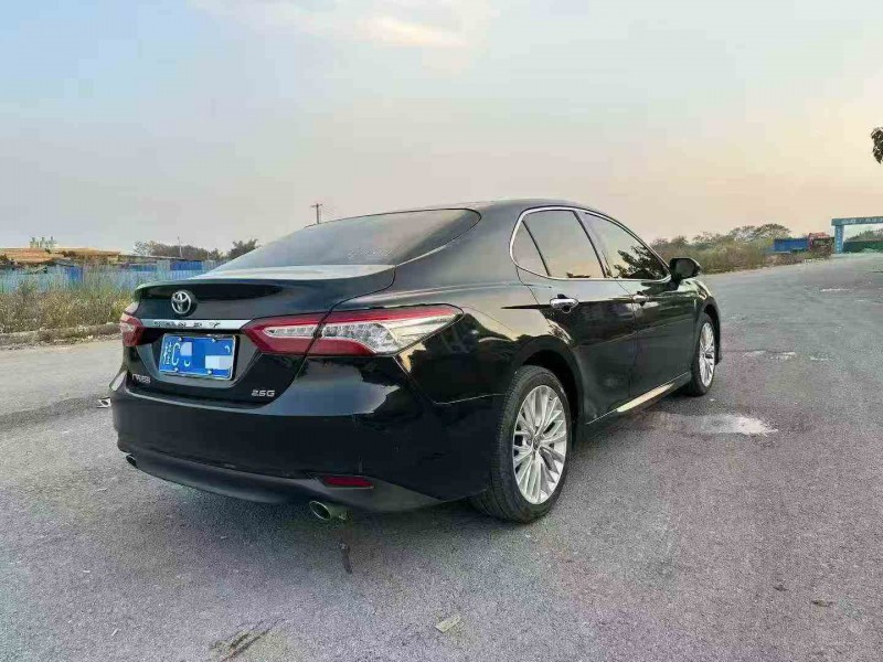 梧州19年丰田凯美瑞5