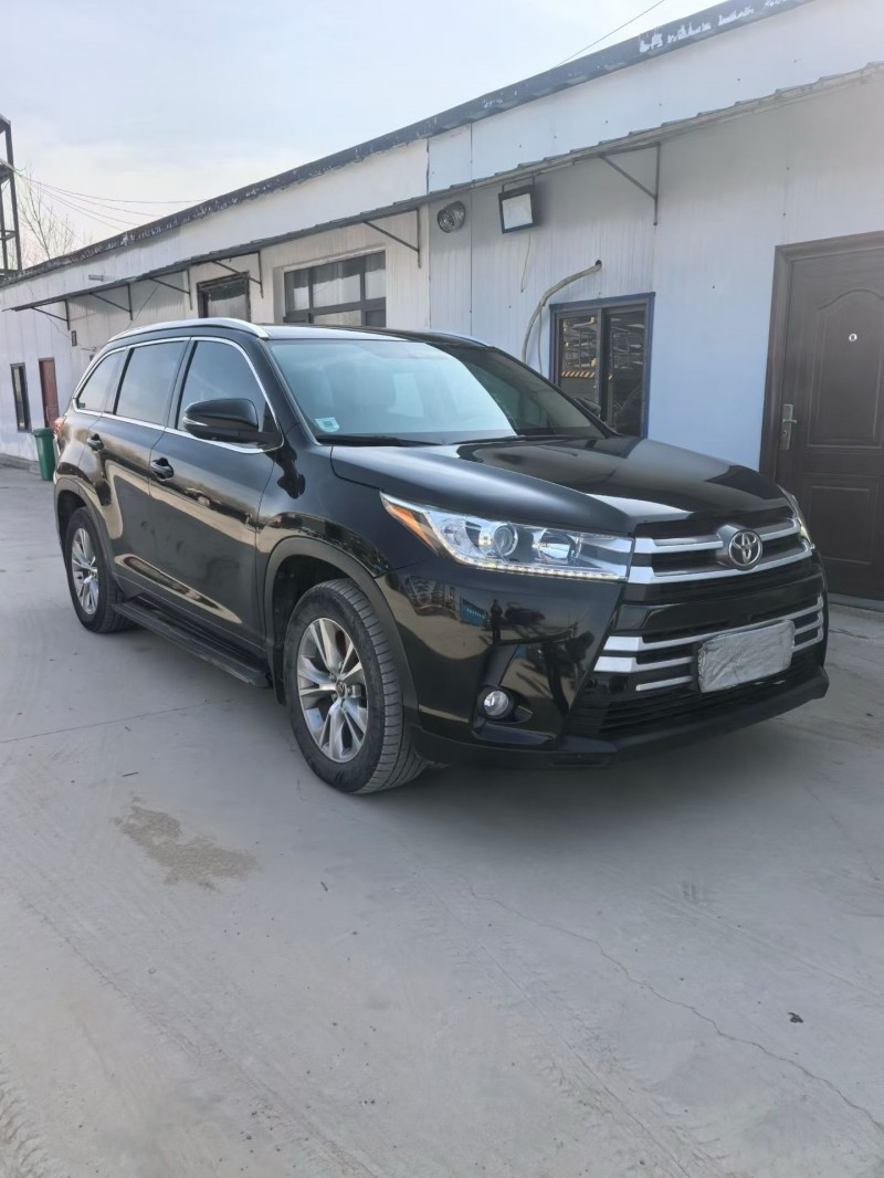 菏泽19年丰田汉兰达3