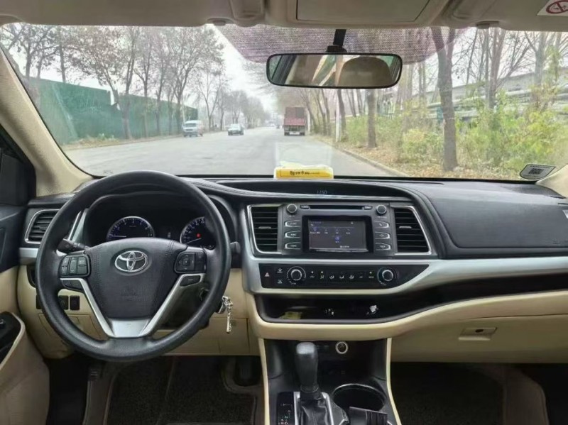 菏泽19年丰田汉兰达4