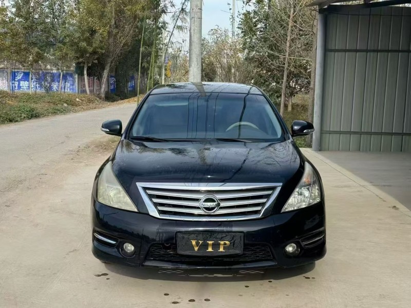 新乡12年日产天籁1