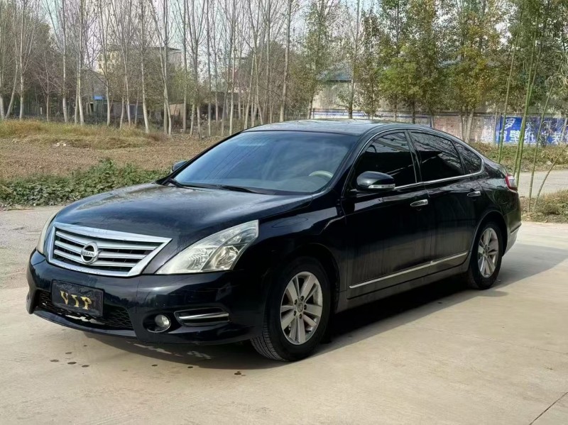 新乡12年日产天籁2