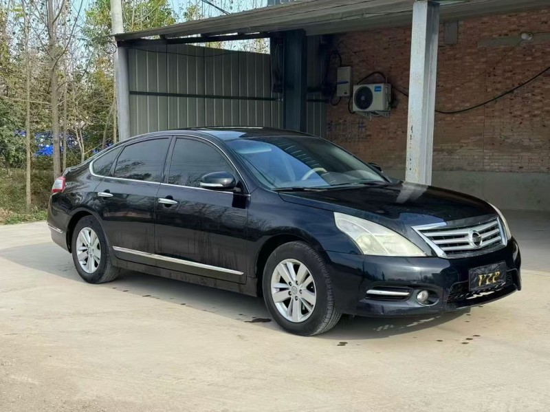 新乡12年日产天籁3