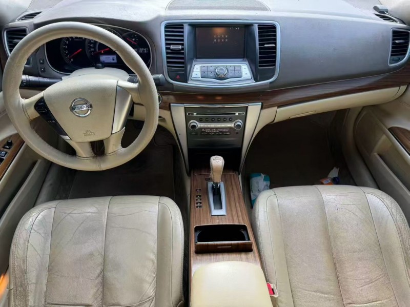 新乡12年日产天籁4