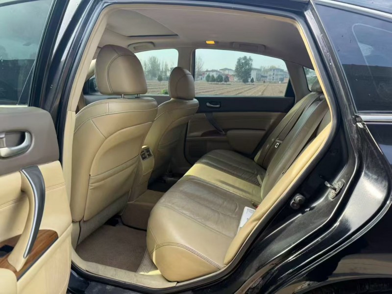 新乡12年日产天籁5