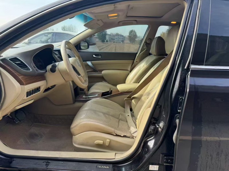 新乡12年日产天籁6