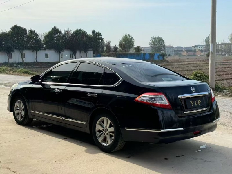 新乡12年日产天籁8